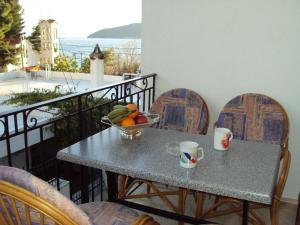 Oasis 2 Skopelos Greece