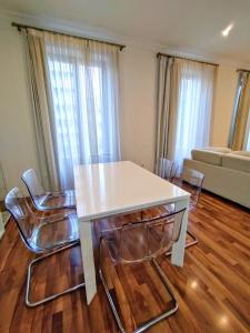 Alicante Suite Centro habitación con baño privado