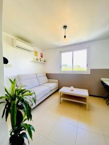 À 1 voie piétonne de la plage, du centre et du port pour 1 à 4 personnes