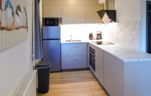 Awesome Home In Vlagtwedde With Wifi