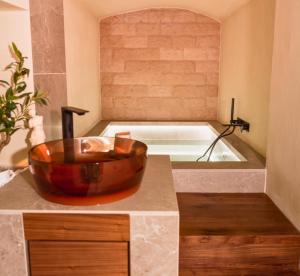 Adalina Luxury Suite