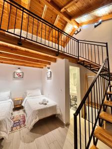 Gogo Moustache Guest House - 3hvězdičkové hotely ve městě Përmet