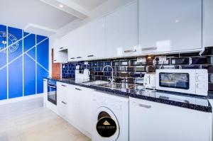 Stylish 1 bed Apt By Livra Estate Short Lets & Serviced Accommodation Sutton With Free Parking