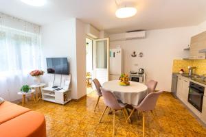 Cozy 2 Bedroom APT 15 Min Walk From Split Center and Beach