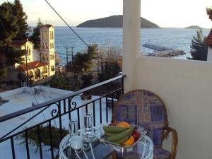Oasis 2 Skopelos Greece