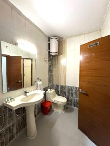 Divine India Service Apartment 2Bhk 1A Near Max Hospital Saket