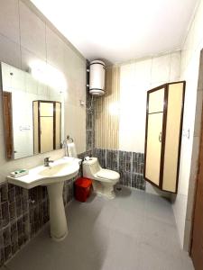 Divine India Service Apartment 2Bhk 1A Saket