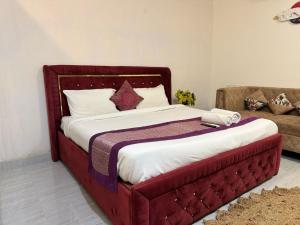 Divine India Service Apartment 2Bhk 1A Near Max Hospital Saket