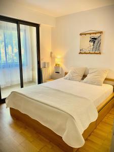 Appartements Grand T2 STANDING AJACCIO Proche centre et plages VUE PANORAMIQUE PARKING PRIVE : photos des chambres