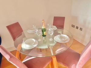 Riverside 1bd near Canary Wharf