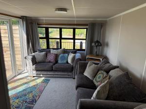 Couple’s Lodge With Hot Tub