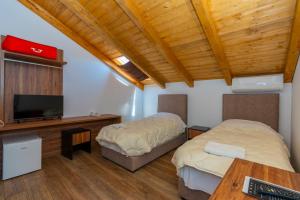 GJUHADOLI HOTEL Restaurant