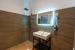 GJUHADOLI HOTEL Restaurant