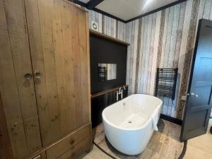 Freddy Mercury 52 The Meadows