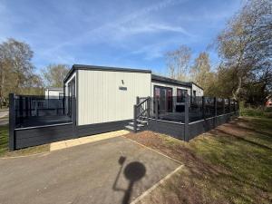 Freddy Mercury 52 The Meadows