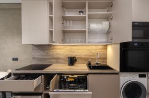 Petrovdom Apartments 11-92 in RC Manhattan City,Beresteiskyi 11