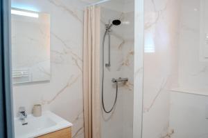 Lou Tavan - Villa Rénovée avec Piscine & Jacuzzi - 4 Chambres