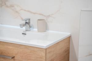 Lou Tavan - Villa Rénovée avec Piscine & Jacuzzi - 4 Chambres