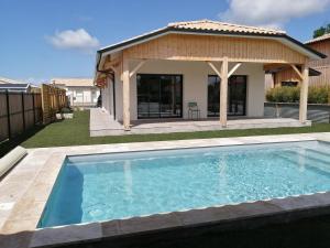 Villas Villa Adishatz, new house, pool & garden : photos des chambres