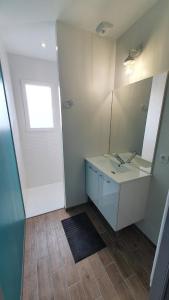 Villas Villa Adishatz, new house, pool & garden : photos des chambres