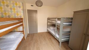 Villas Villa Adishatz, new house, pool & garden : photos des chambres