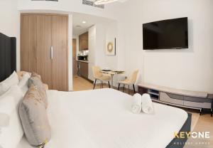 Azizi Riviera Studio with Chic Furnishing