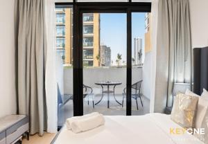 Azizi Riviera Studio with Chic Furnishing