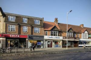 Lavender court -2 Bed Generous flat -Air condition, New built
