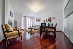 Alex Apartment by Mth