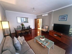 Alex Apartment by Mth