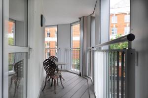 GuestReady - Modern home in London with a balcony