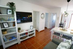 Terraza, céntrico pueblo aparcamiento cerca