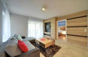 Cosy Sun Seasons 24 Apartments in Pogorzelica Close to the Beach by Noclegi Renters