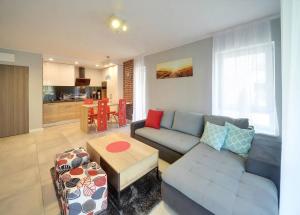 Cosy Sun Seasons 24 Apartments in Pogorzelica Close to the Beach by Noclegi Renters