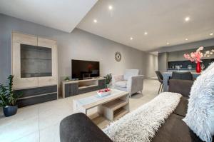 Stunning City-Center 3BR