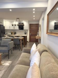 3-Bedroom Sea View Penthouse 4mins Walk to Beach - RC16