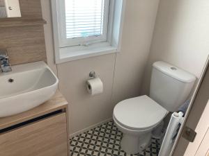 Paradise Palms - 35 Lancaster Crescent