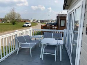 Paradise Palms - 35 Lancaster Crescent