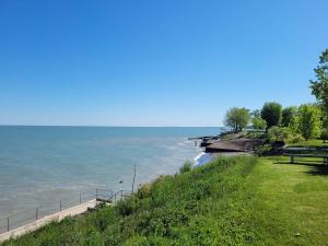 SUNRISE BAY with panoramic view of Lake Erie