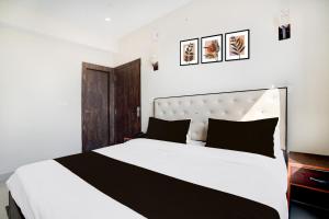 OYO 83385 Hotel Blue Stone