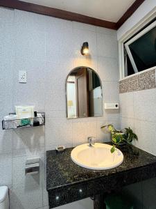 Cozy high floor studio with cool river view