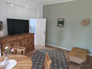 City Nest - Große gemütliche Ferienwohnung mit Terrasse, zentral gelegen, für Paare, Familien und Hunde!