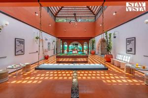 The Estate VillaLuxury Meets Serenity