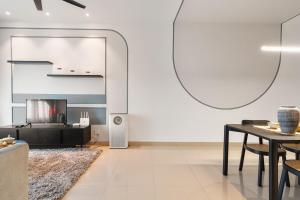 Sydney Sunset 3BR M Vertica Near MRT by RumaBnB