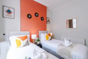 Great 3-Bed Home by 53 Degrees Property, Great for Groups & Business!