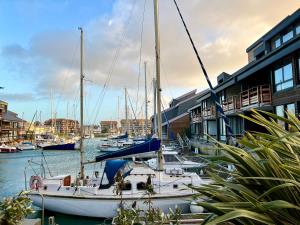 Les Voiles YourHostHelper