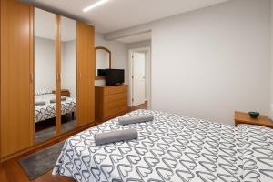 Apartamento en el centro de 2 hab. y 2 baños.