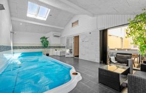 4 Bedroom Cozy Home In Rødby