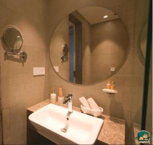 Rustic Luxurious Suite Entire 1BHK Studio Apartment