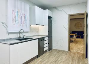 Acogedora casa familiar de 4 habitaciones y gran terraza a metros de la playa